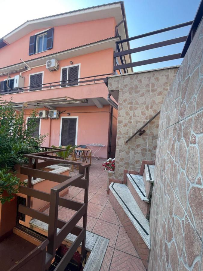 Comodo Loft Vicino La Metro Battistini Con Garage Roma Exterior foto